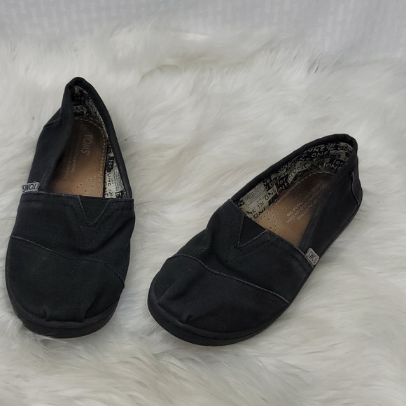 Toms Other - Toms youth size 3.5 flats great condition
